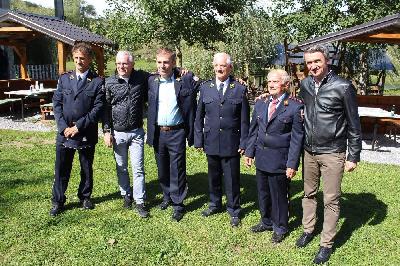 PRIMOPREDAJA VATROGASNOG VOZILA I URUČENJE ČINOVA ZA DOBROVOLJNE VATROGASCE DVD JEZERSKI