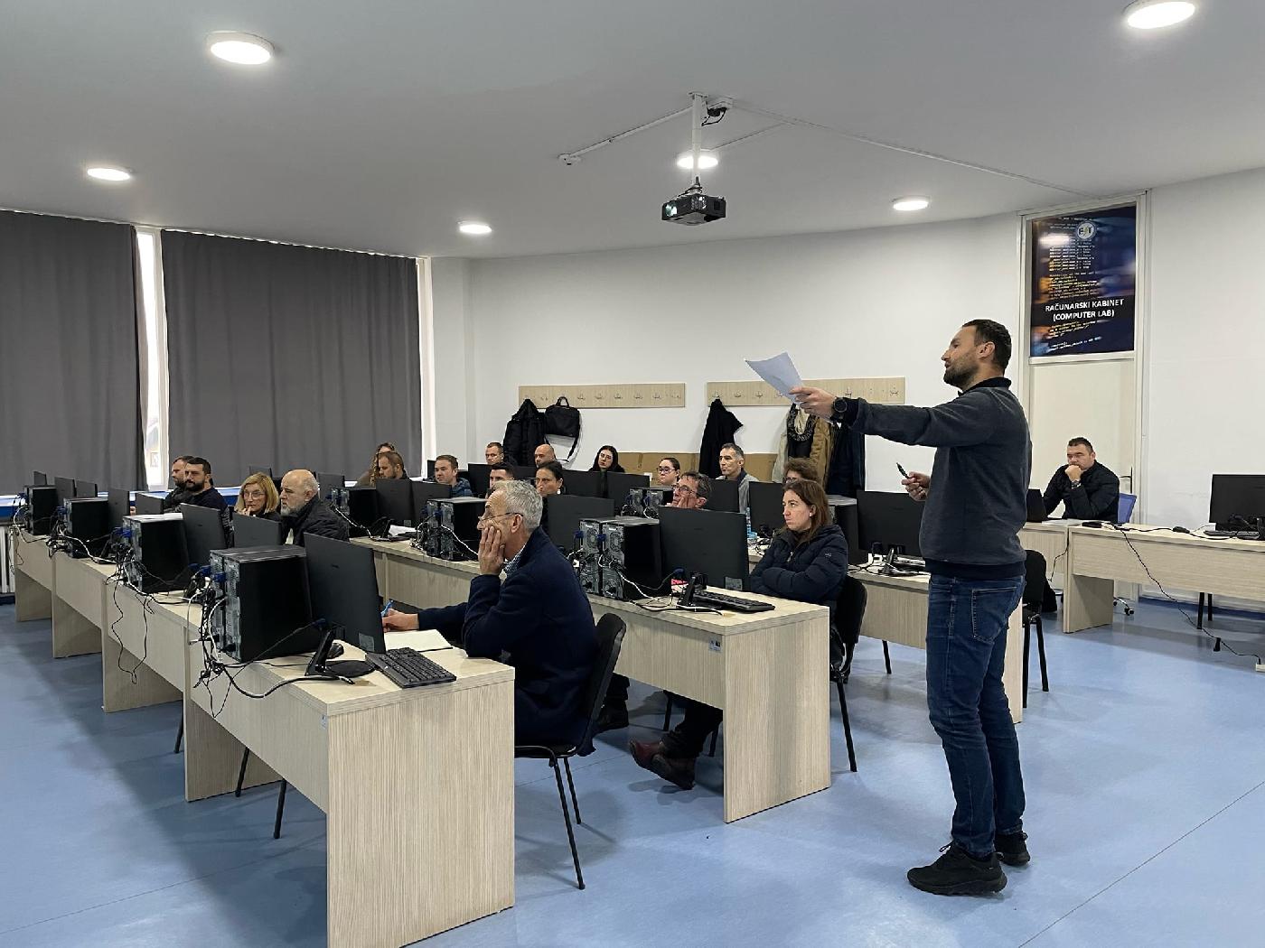 ODRŽANA NAPREDNA OBUKA  IZ  AUTOCAD-A  I PRIMJENE GIS-A U PROSTORNOM PLANIRANJU