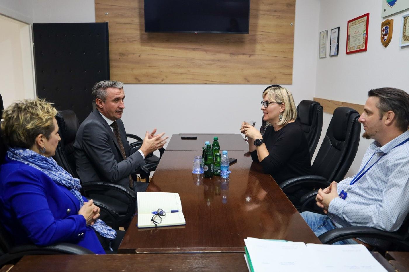 Predstavnici Delegacije Evropske unije u Bosni i Hercegovini i Međunarodne organizacije za migracije (IOM) u posjeti KUCZ-e