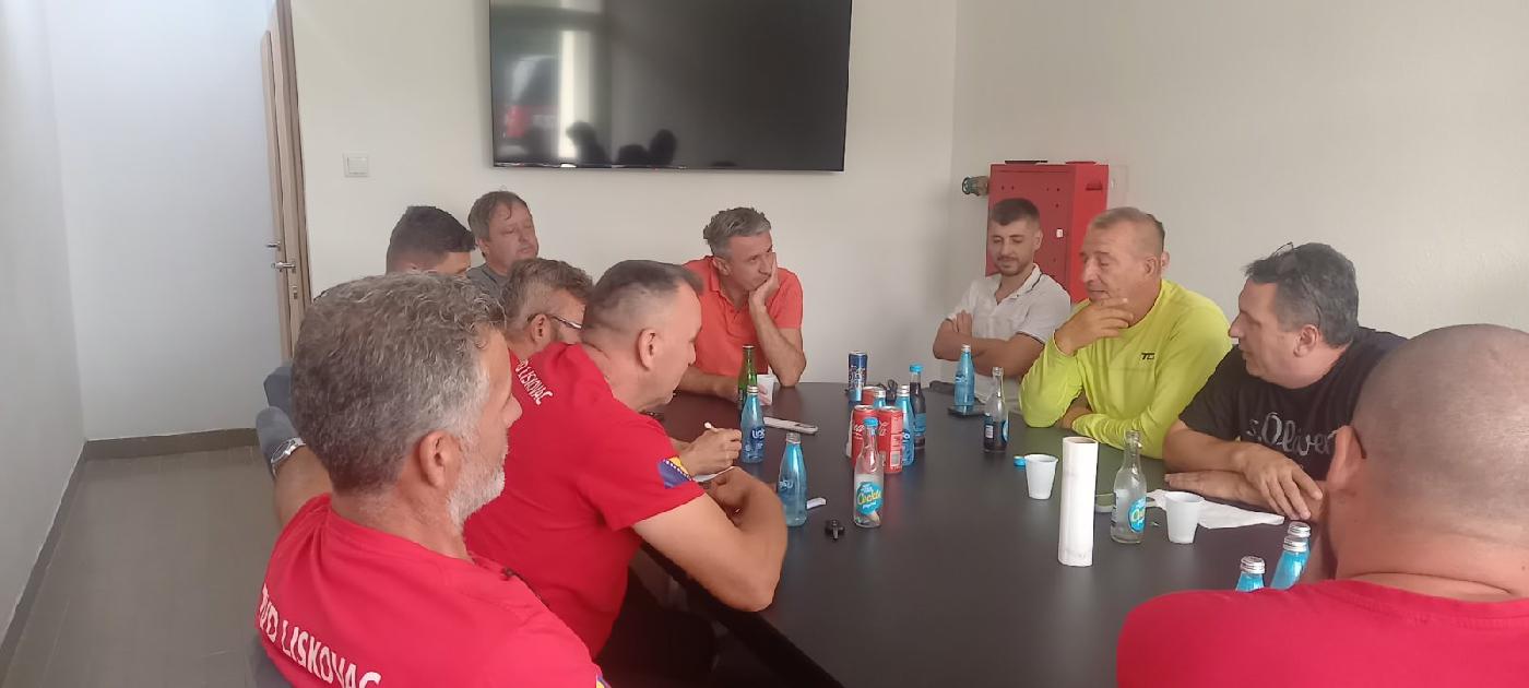 Radni sastanak direktora Kantonalne uprave civilne zaštite sa predstavnicima dobrovoljnih vatrogasnih društava  